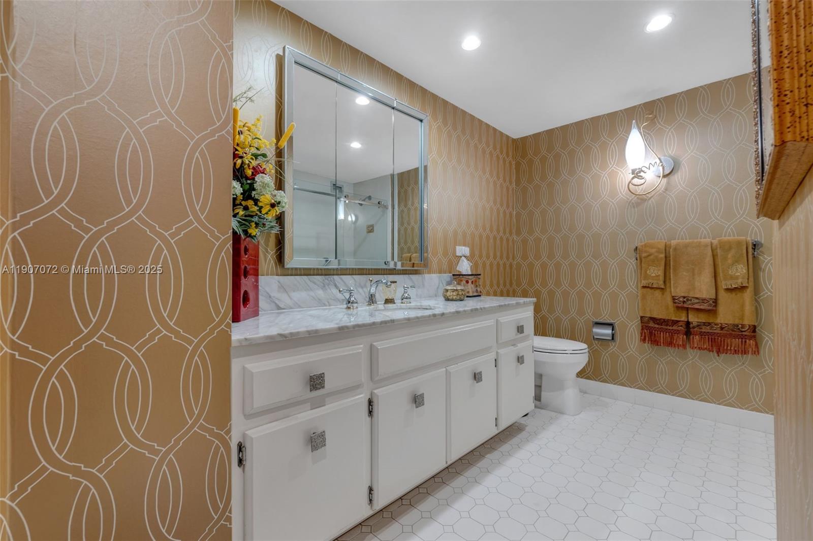 FIFTY SIX-SIXTY COLLINS A - Residential