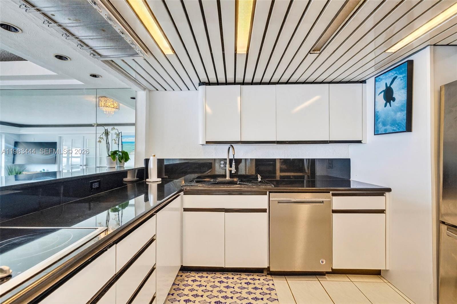 CARLTON TOWER CONDO - Residential Lease