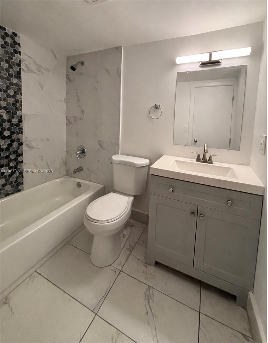 BOCA TOWNE CENTRE CONDO - Residential Lease