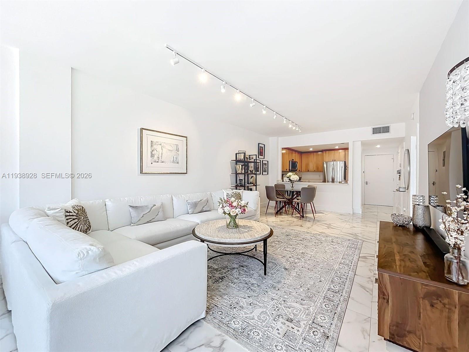 IMPERIAL TOWERS CONDO - Residential