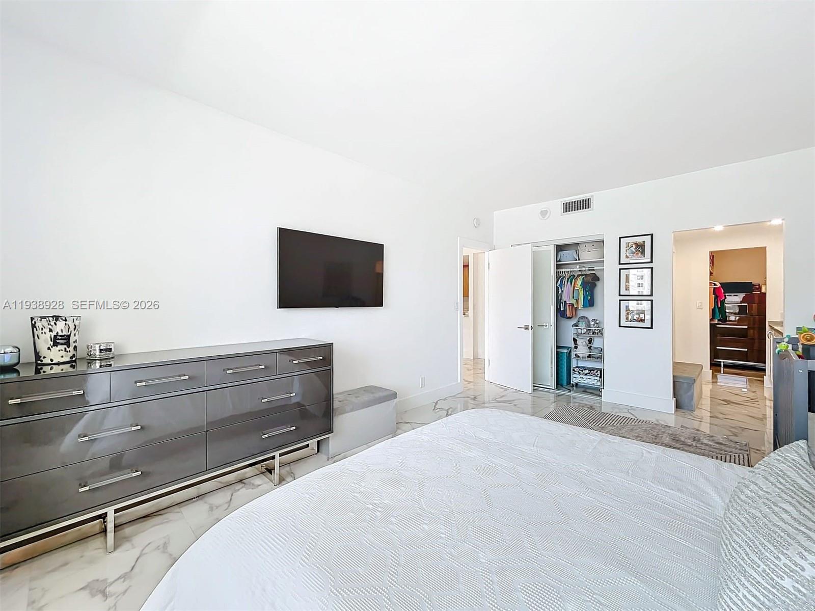 IMPERIAL TOWERS CONDO - Residential