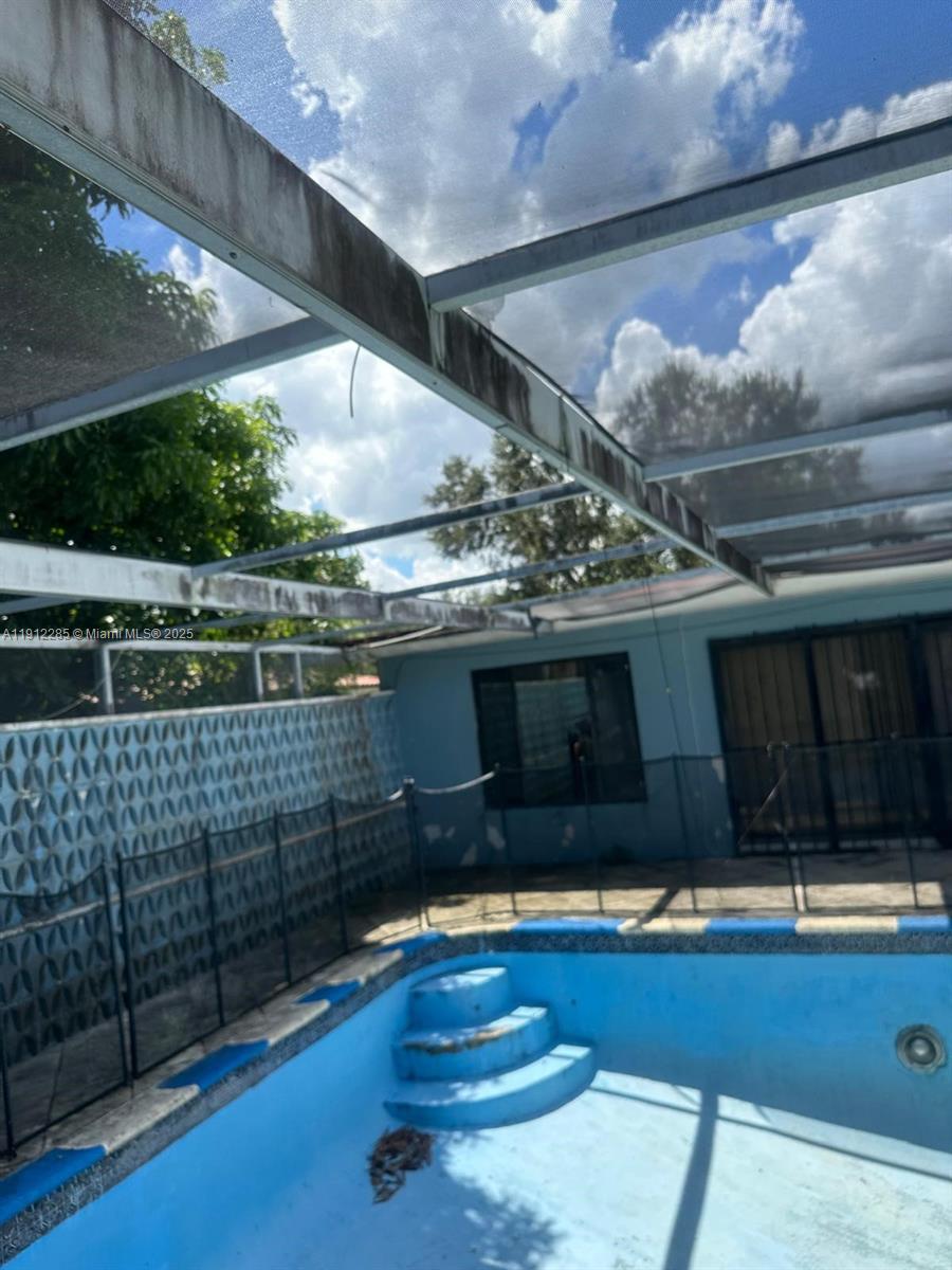 BAYSHORE MANOR 1ST ADDN - Residential