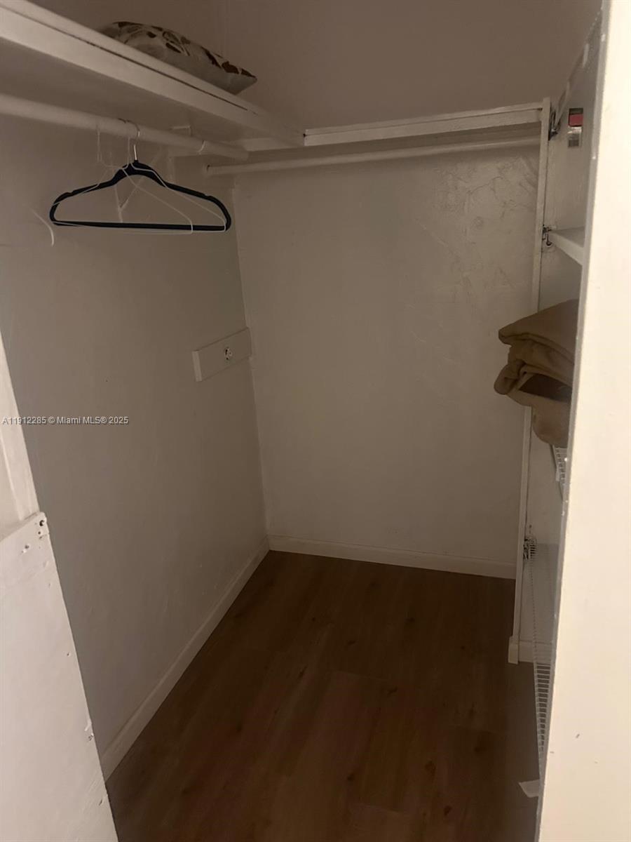 BAYSHORE MANOR 1ST ADDN - Residential