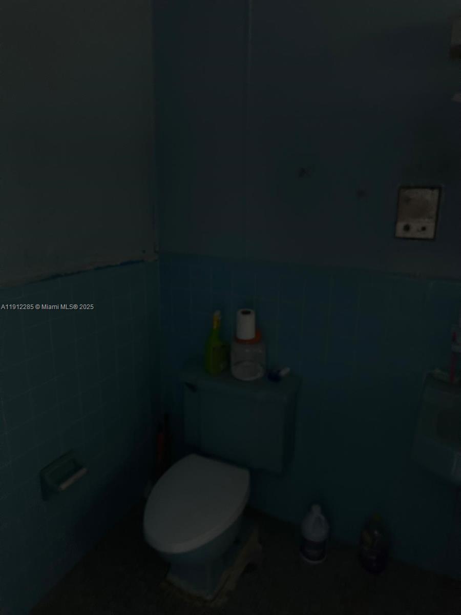 BAYSHORE MANOR 1ST ADDN - Residential