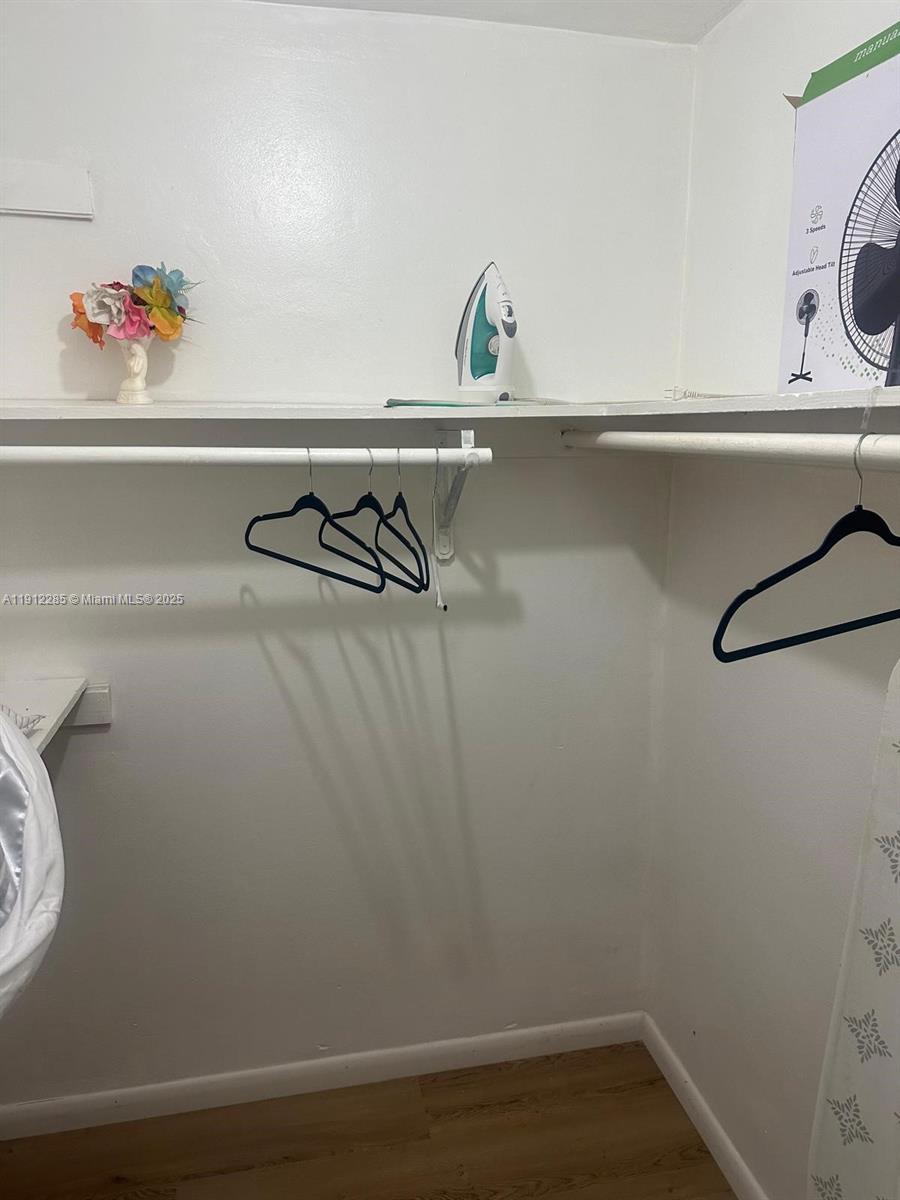 BAYSHORE MANOR 1ST ADDN - Residential