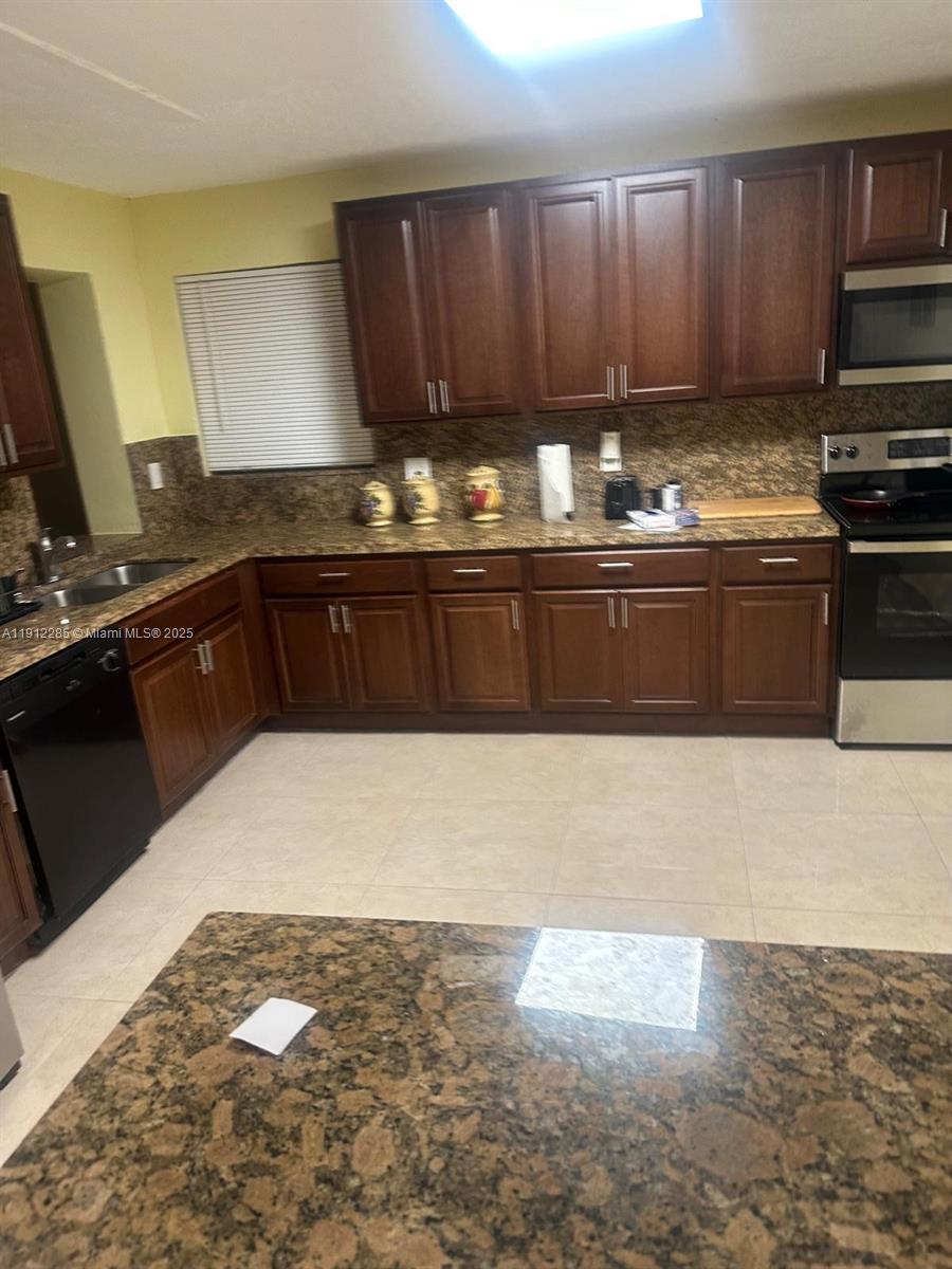 BAYSHORE MANOR 1ST ADDN - Residential