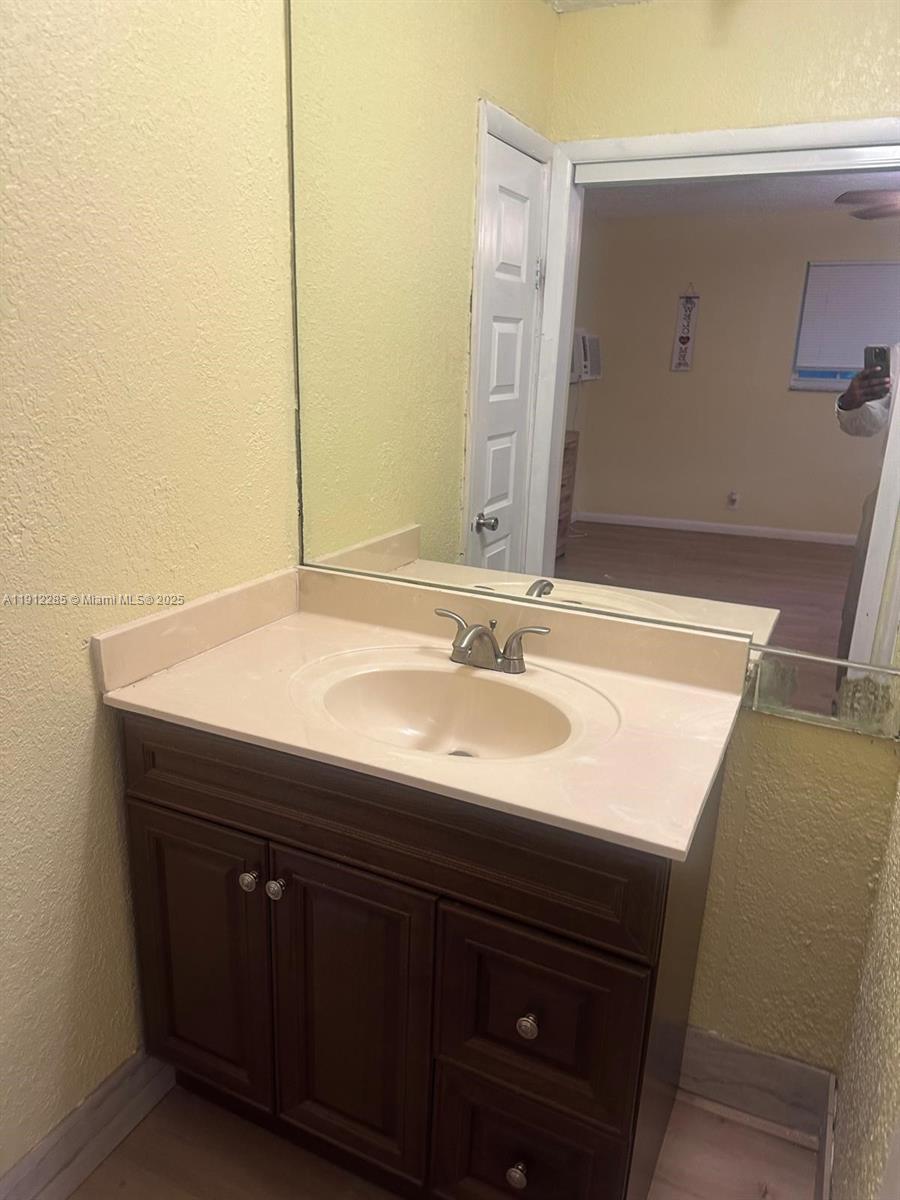 BAYSHORE MANOR 1ST ADDN - Residential