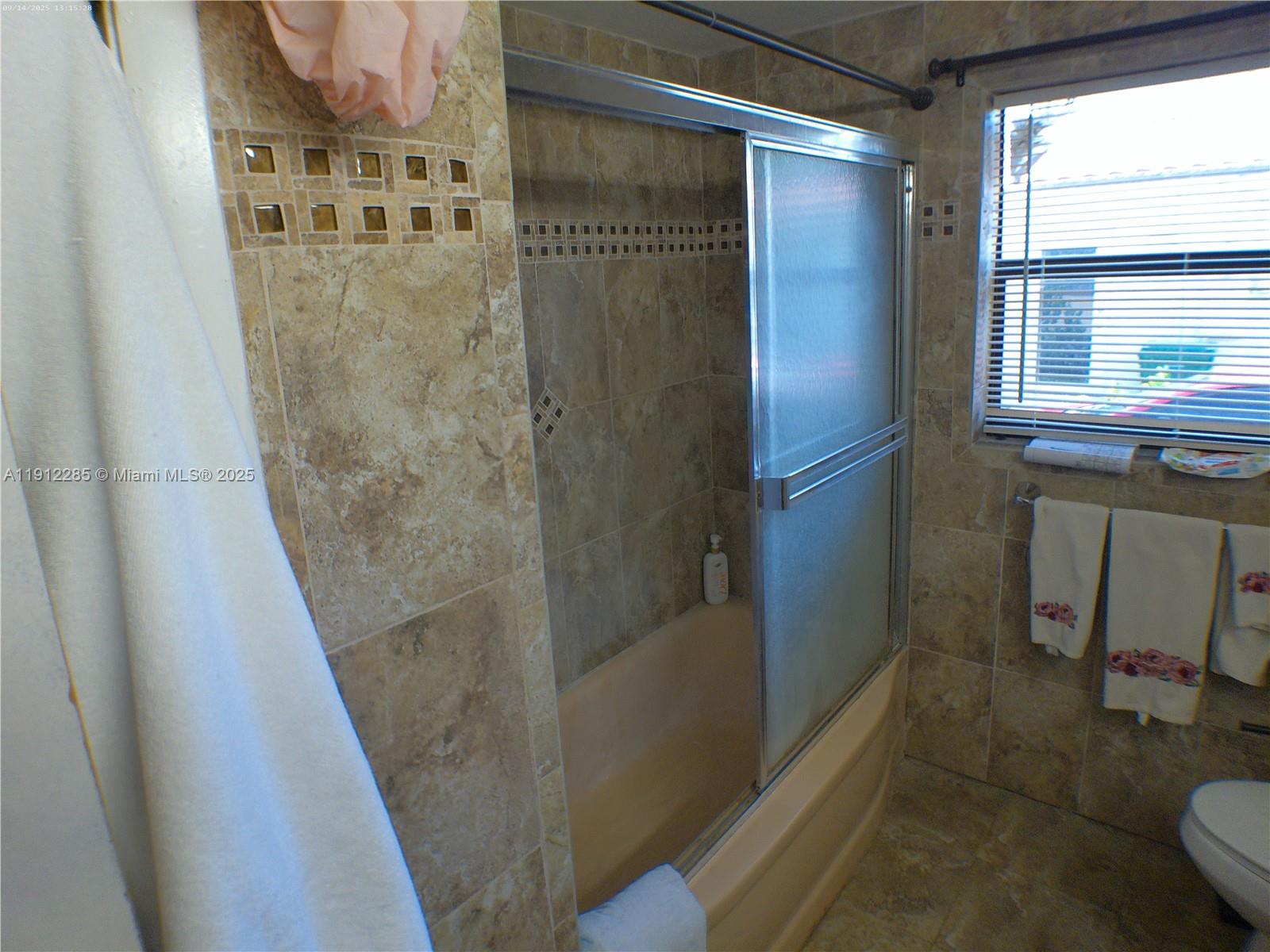 BAYSHORE MANOR 1ST ADDN - Residential