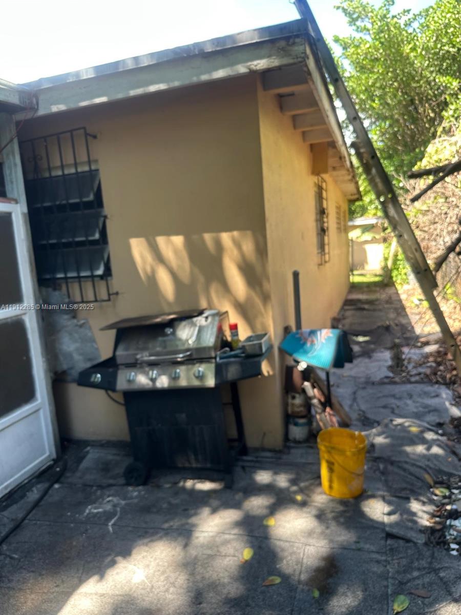 BAYSHORE MANOR 1ST ADDN - Residential