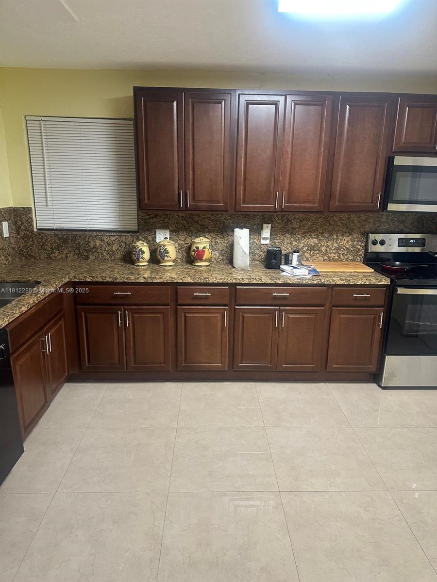 BAYSHORE MANOR 1ST ADDN - Residential