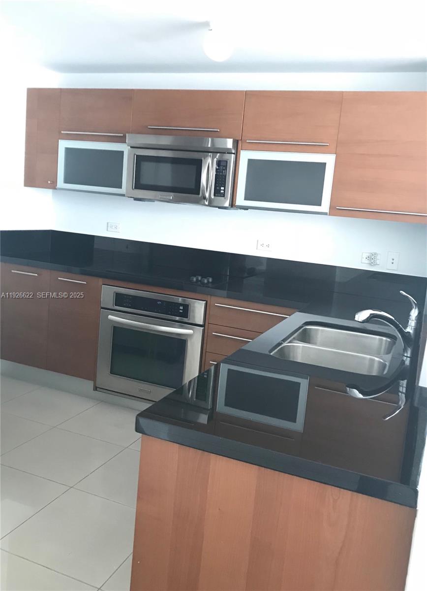 VIZCAYNE NORTH CONDO - Residential Lease