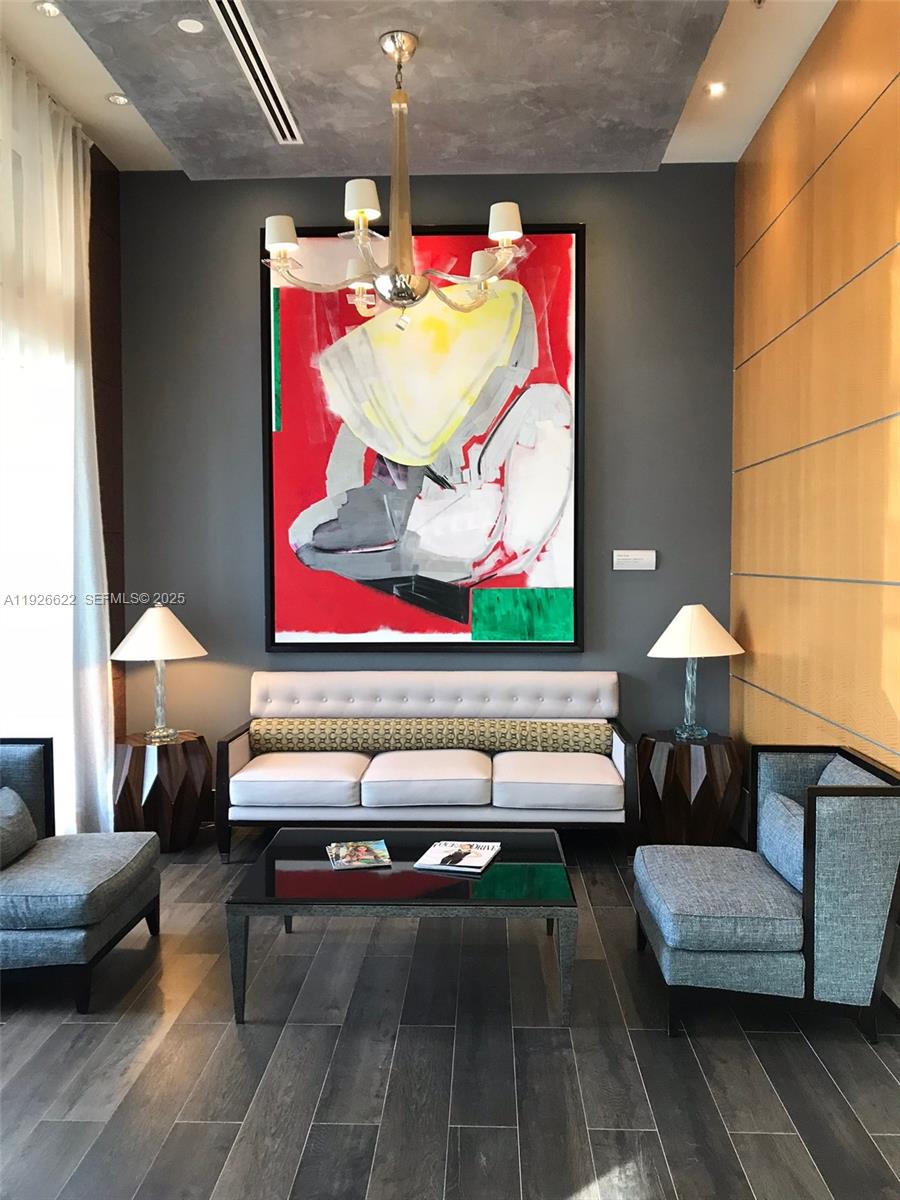 VIZCAYNE NORTH CONDO - Residential Lease