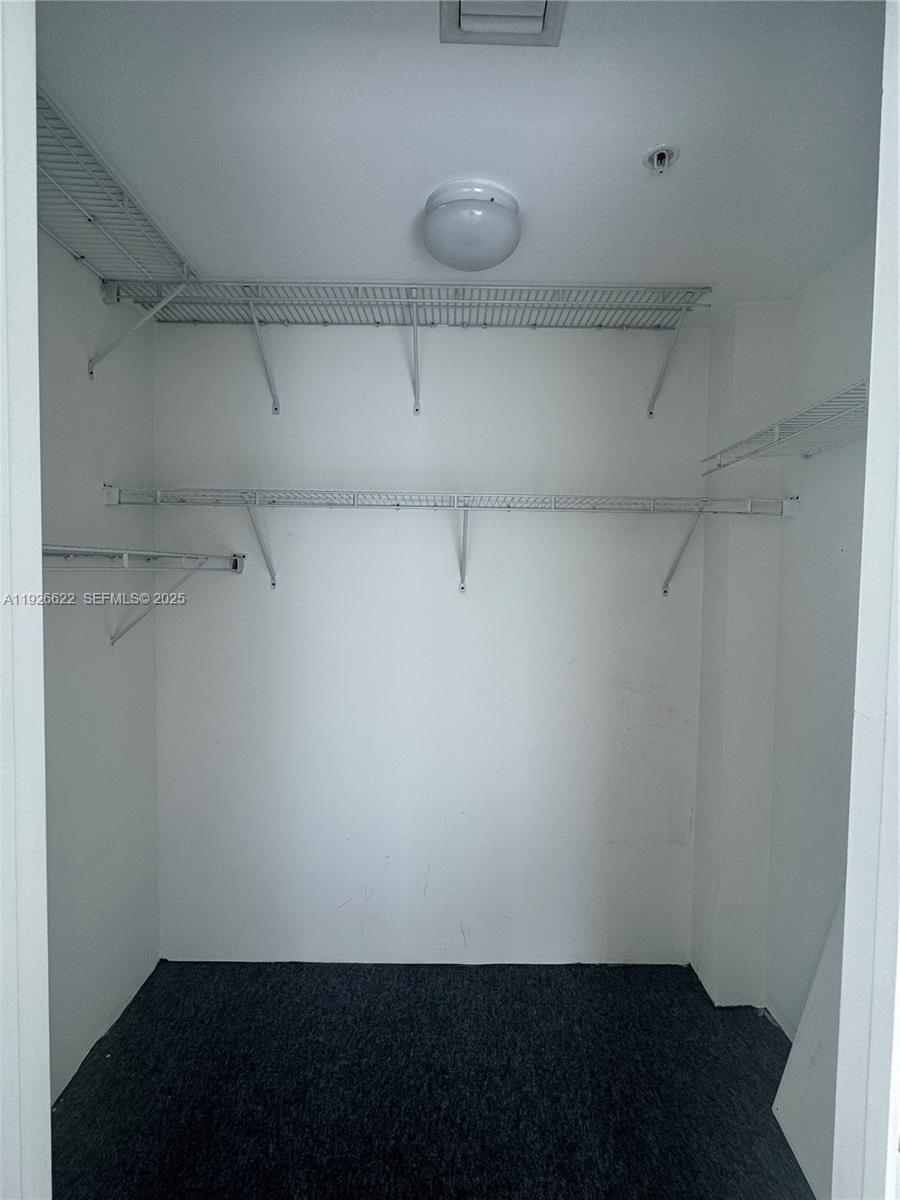 VIZCAYNE NORTH CONDO - Residential Lease