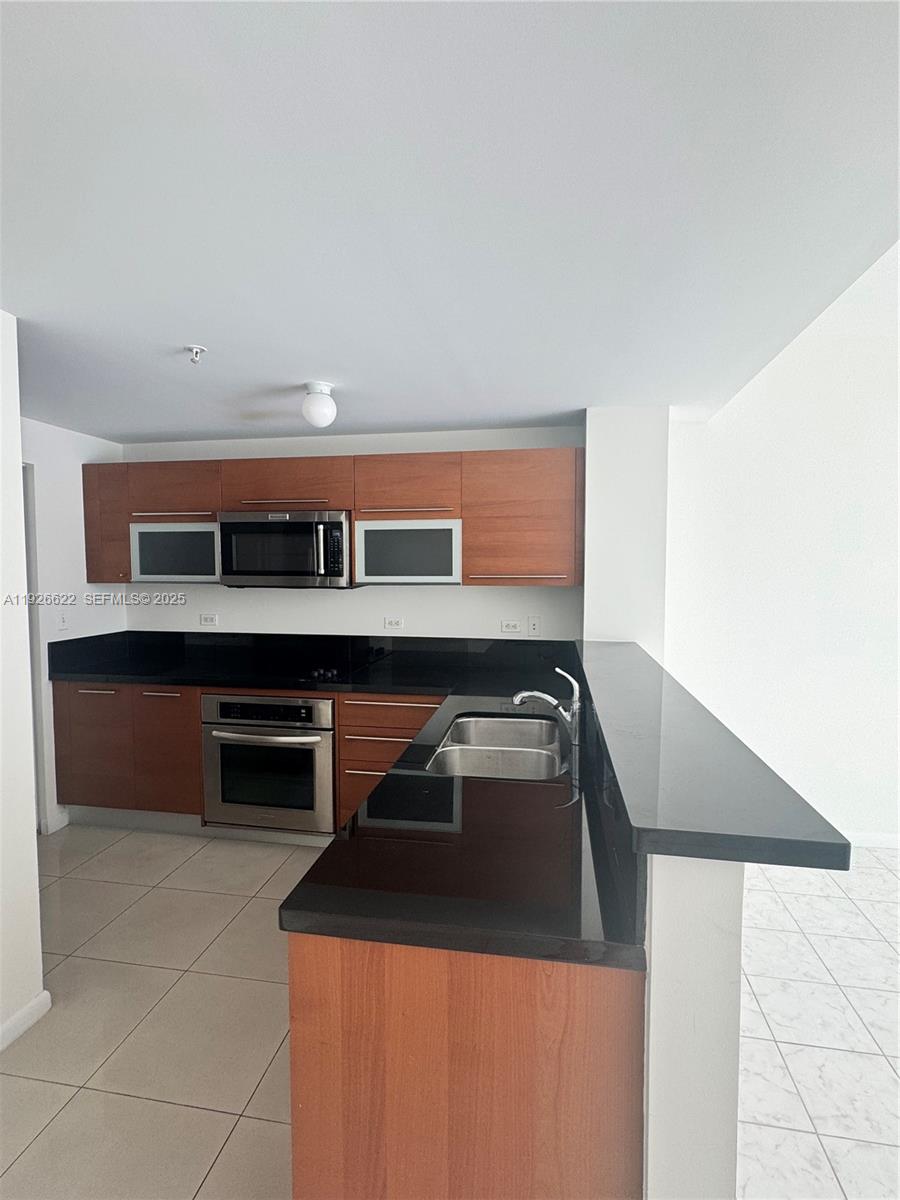 VIZCAYNE NORTH CONDO - Residential Lease