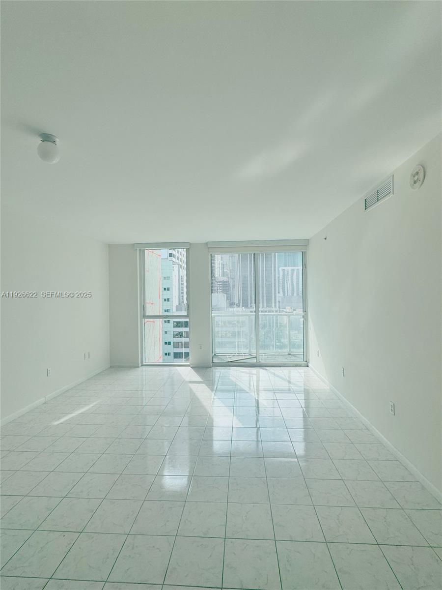 VIZCAYNE NORTH CONDO - Residential Lease