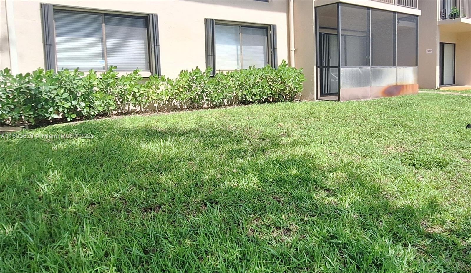 5915 Washington St 109, Hollywood, Broward County, Florida - 2 Bedrooms  
2 Bathrooms - 