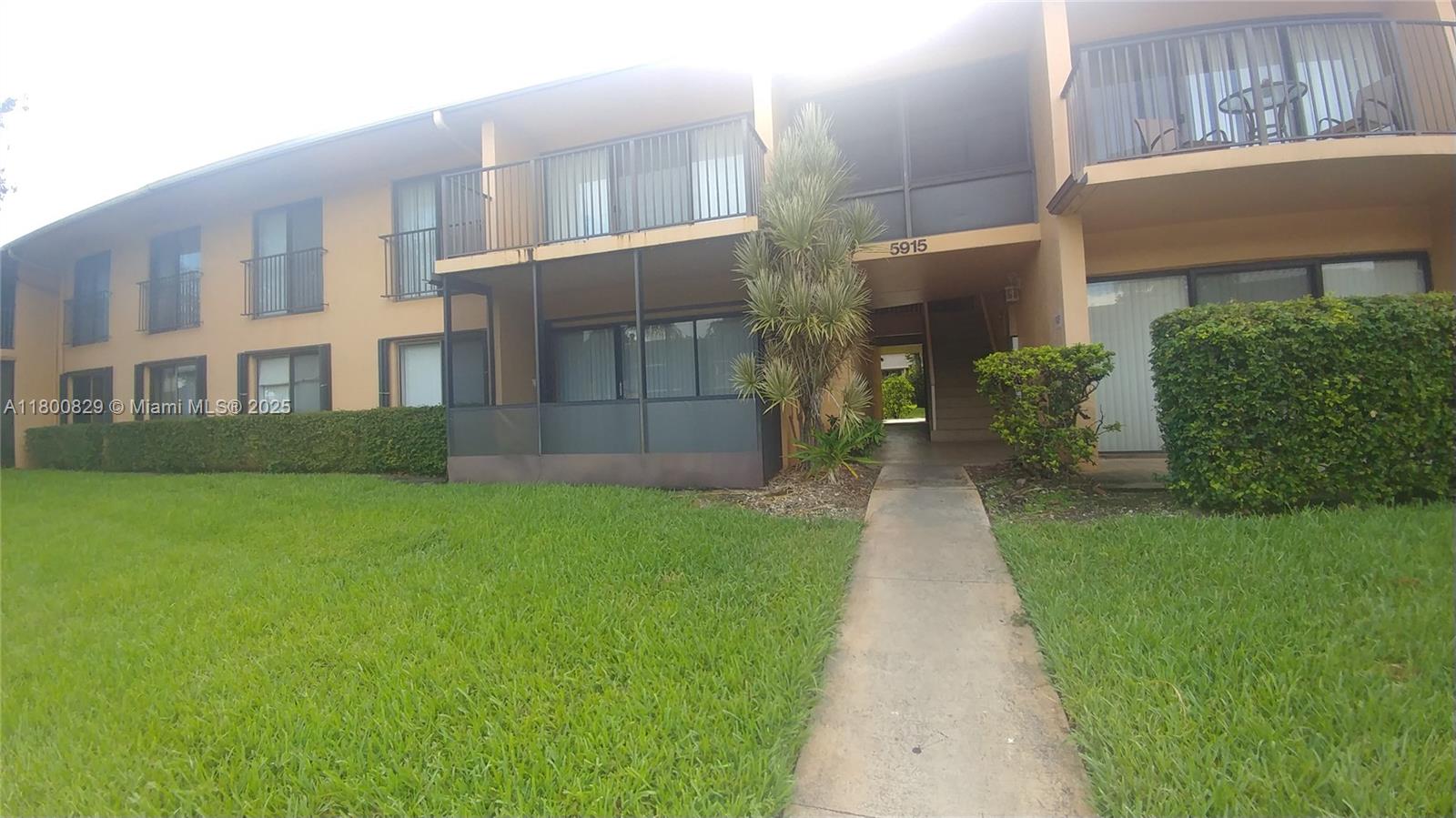 Rental Property at 5915 Washington St 109, Hollywood, Broward County, Florida - Bedrooms: 2 
Bathrooms: 2  - $1,900 MO.