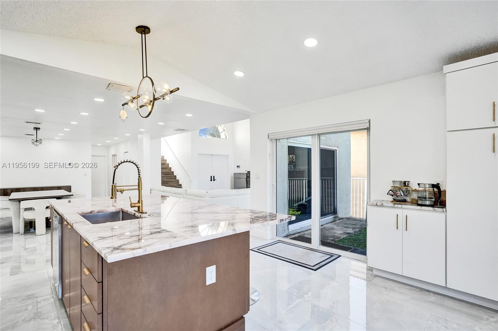 WYNDHAM CIRCLE - Residential