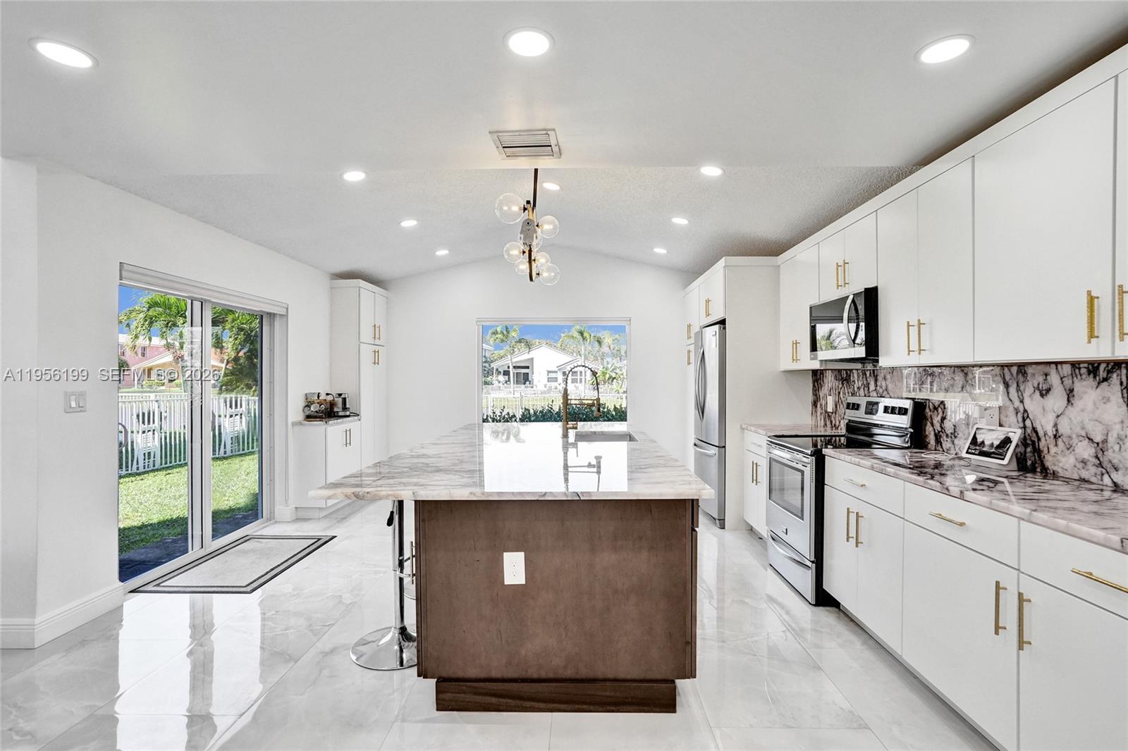 WYNDHAM CIRCLE - Residential