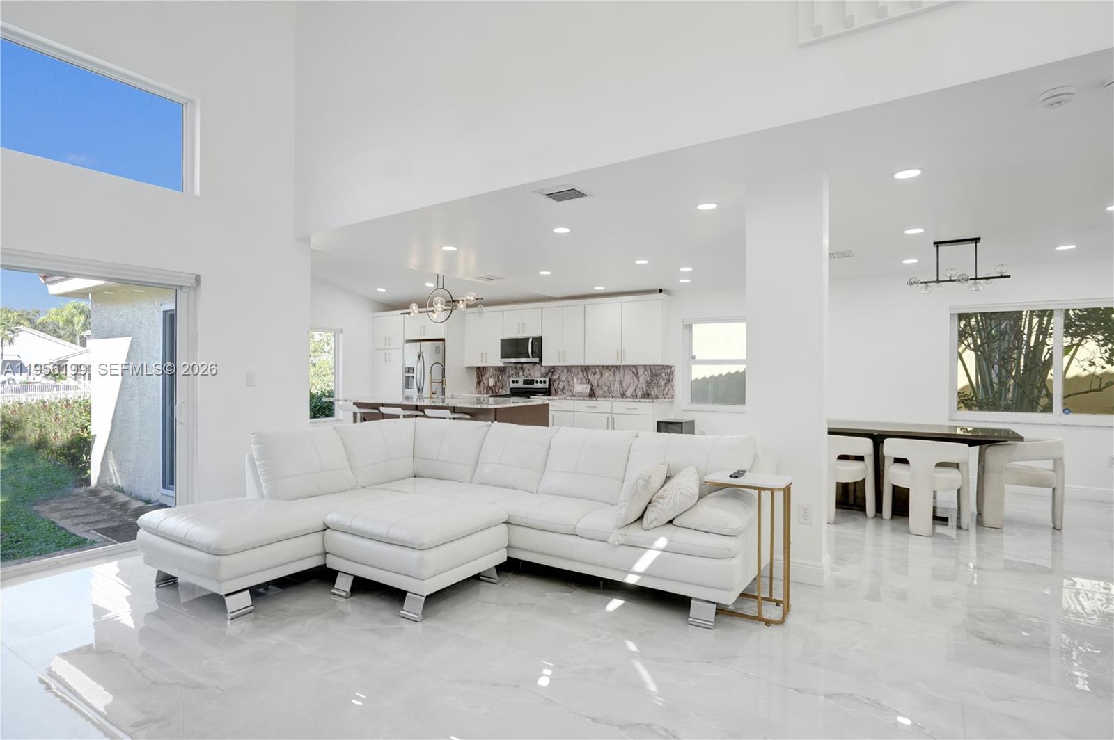 WYNDHAM CIRCLE - Residential