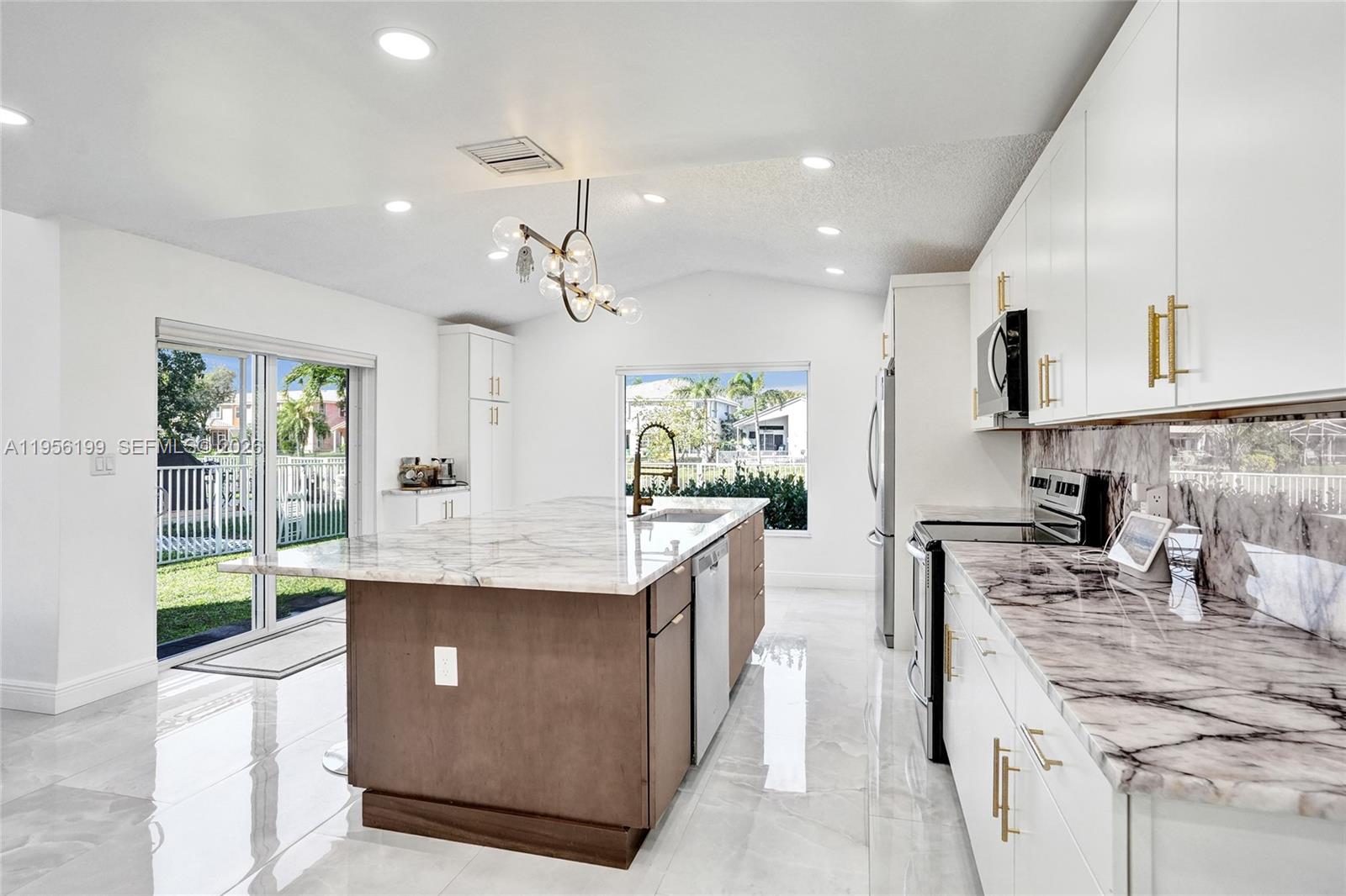 WYNDHAM CIRCLE - Residential