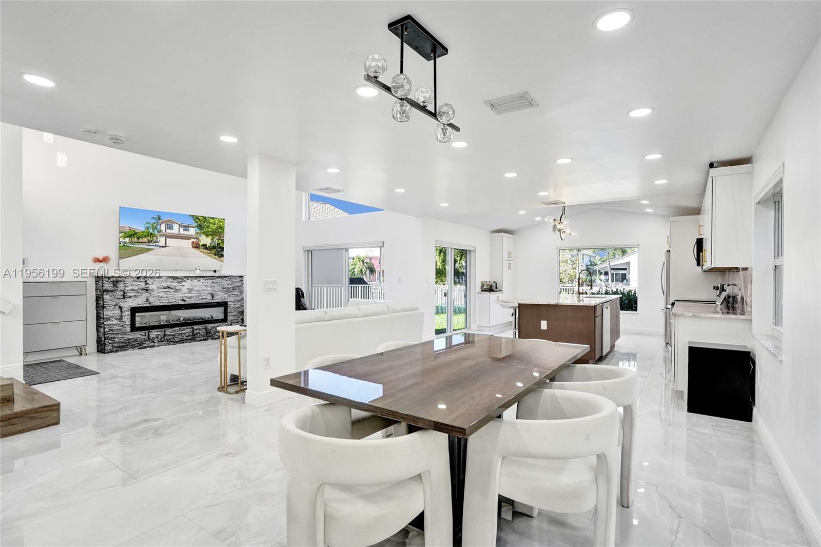 WYNDHAM CIRCLE - Residential