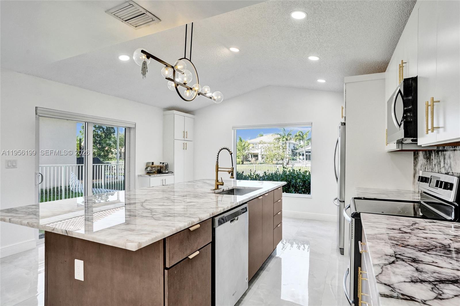 WYNDHAM CIRCLE - Residential