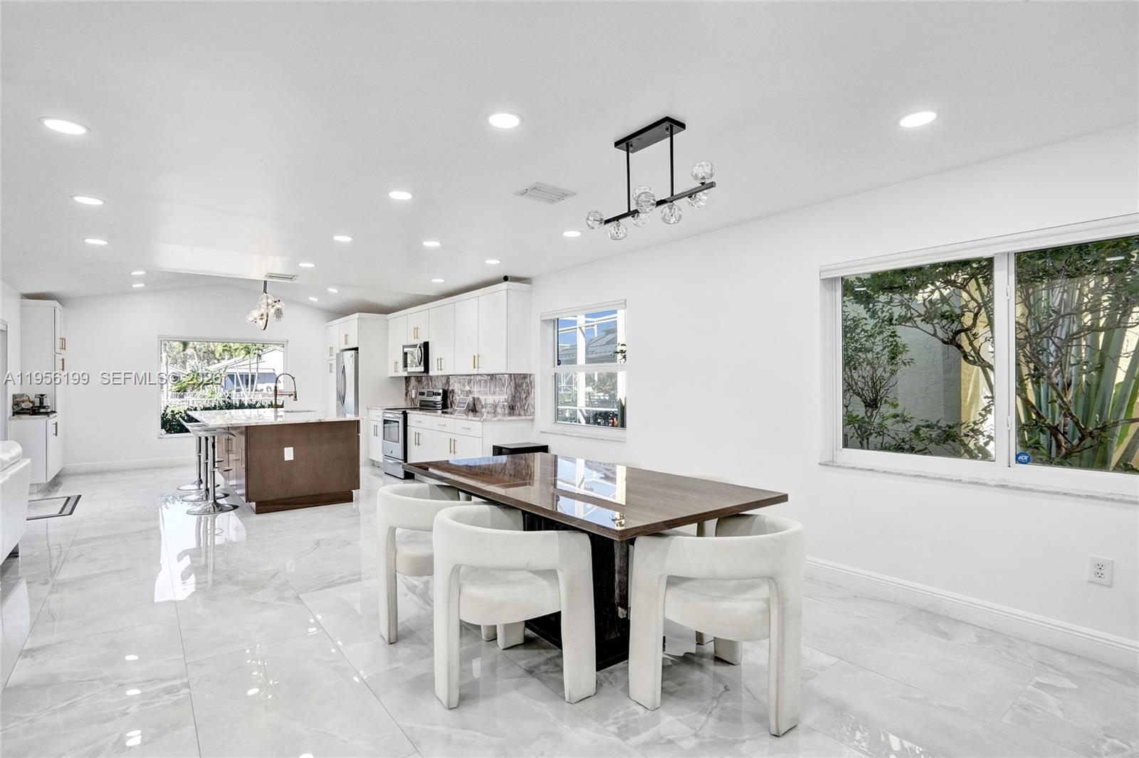 WYNDHAM CIRCLE - Residential