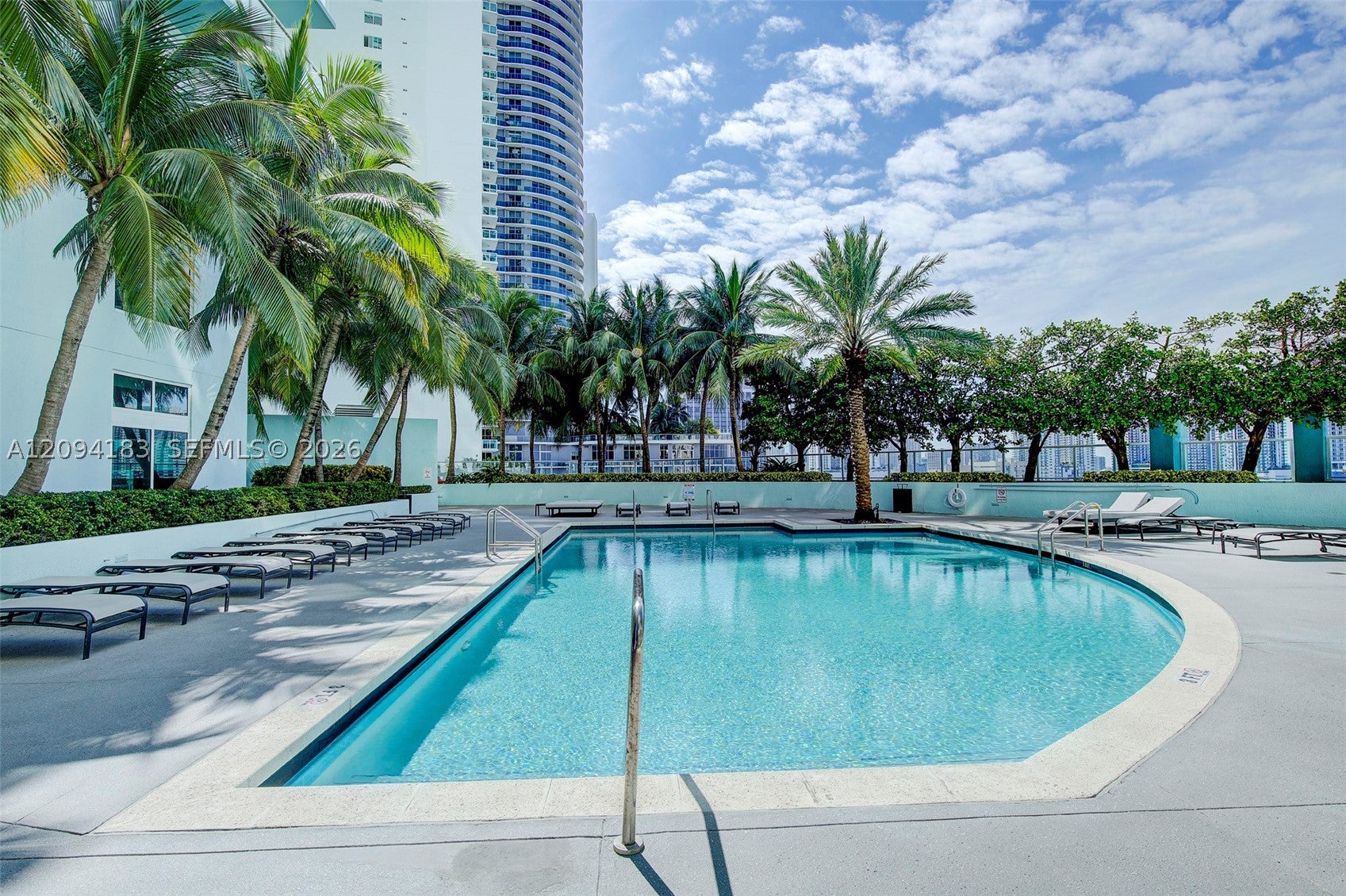 1900 N Bayshore Dr 4604