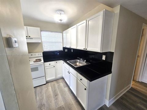 10790 SW 46th St 10790 Miami FL 33165