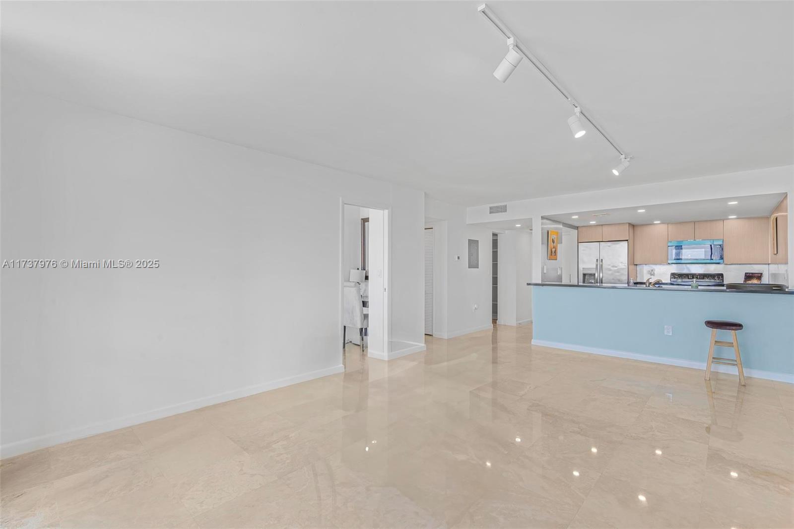 CHARTER CLUB CONDO - Residential