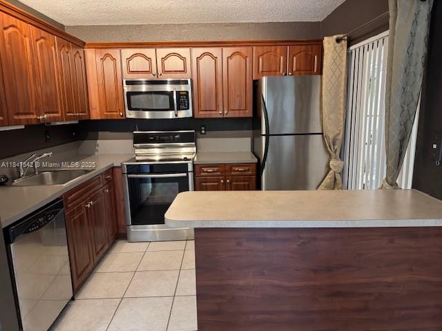 QUATRAINE CONDO III - Residential
