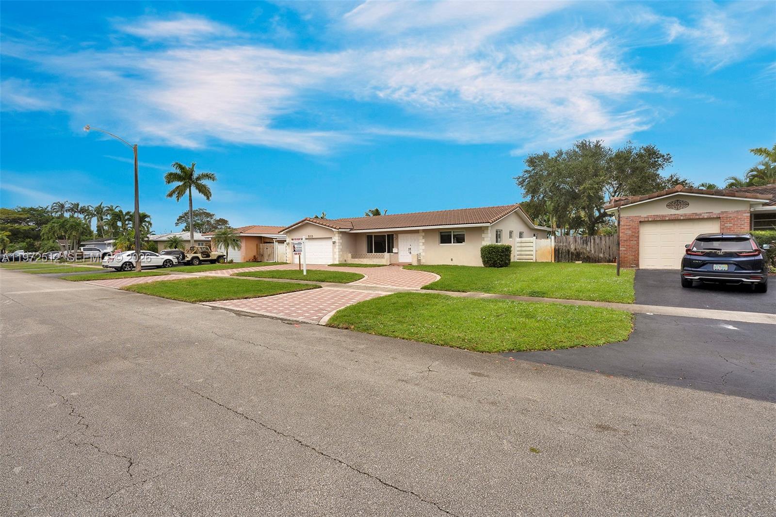 HOLLYWOOD HILLS AMEN PLAT - Residential