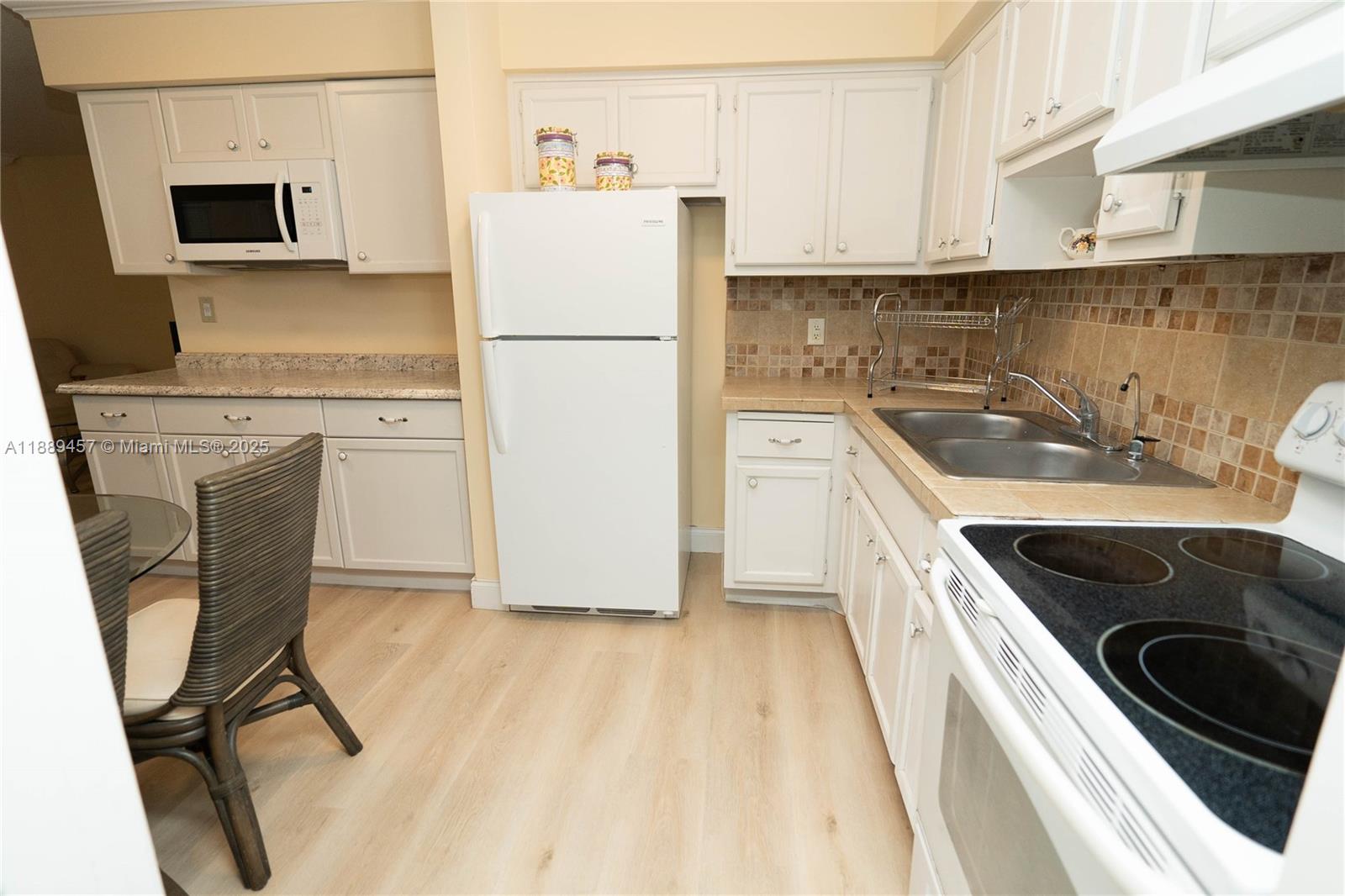 VENETIAN PARK GARDENS CON - Residential