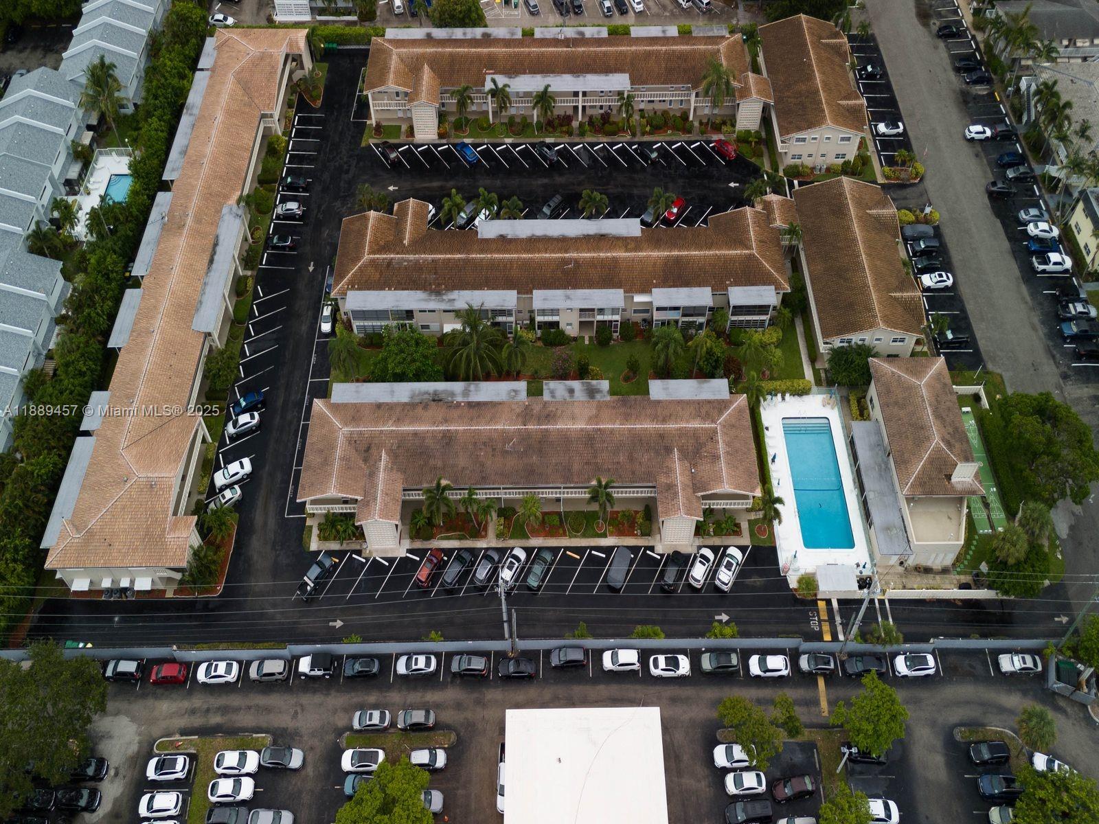 VENETIAN PARK GARDENS CON - Residential