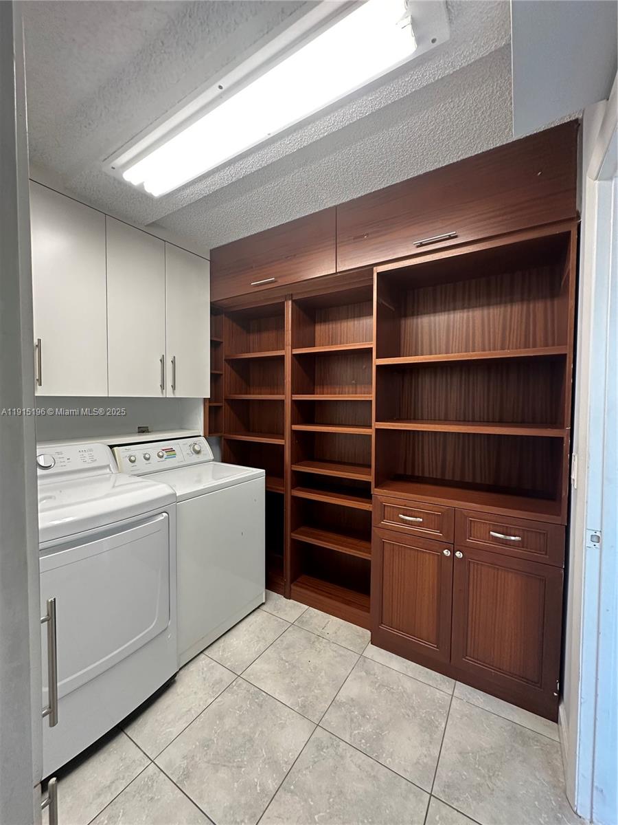 CONDO 13 OF WHITEHALL CON - Residential Lease