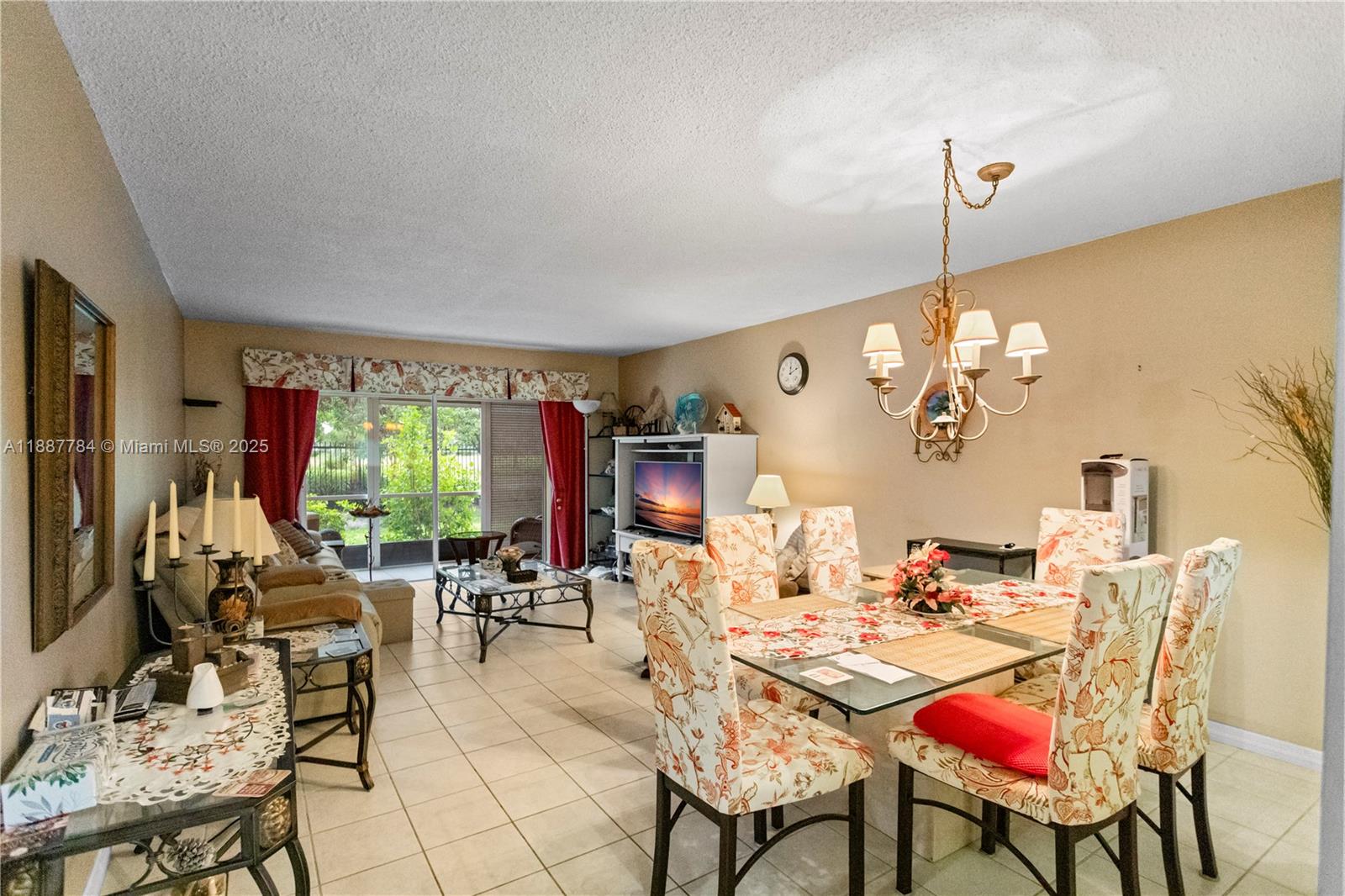 HILLCREST COUNTRY CLUB AP - Residential