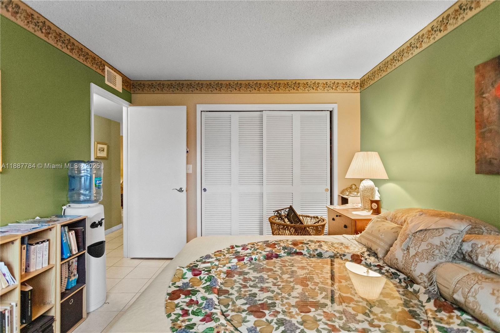 HILLCREST COUNTRY CLUB AP - Residential