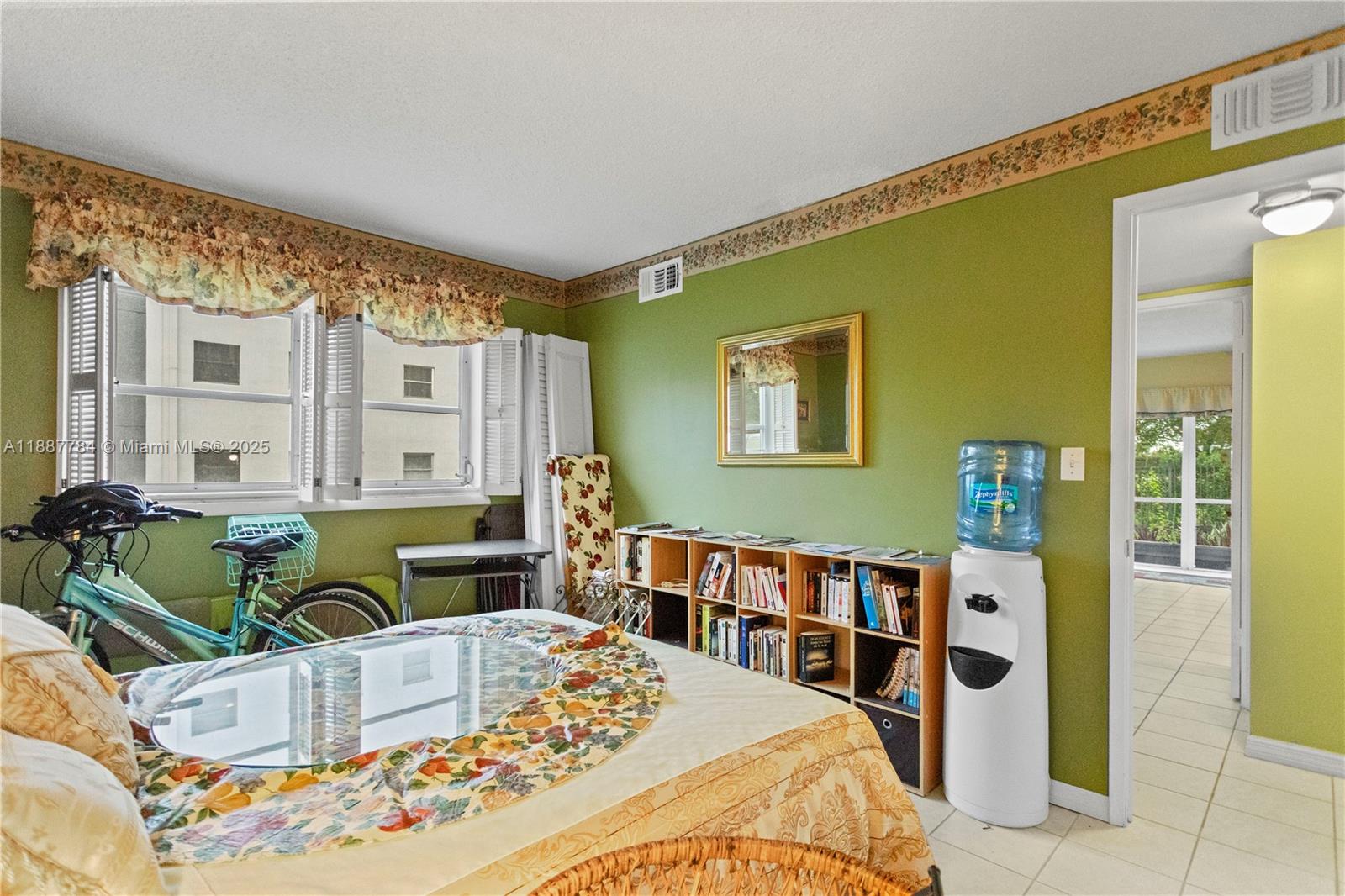 HILLCREST COUNTRY CLUB AP - Residential