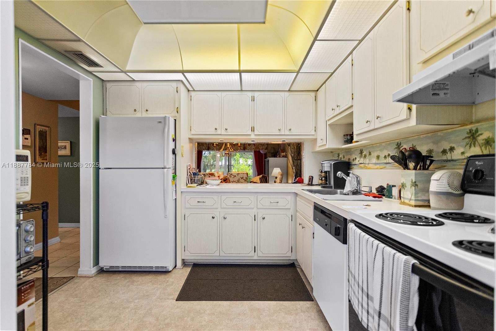 HILLCREST COUNTRY CLUB AP - Residential