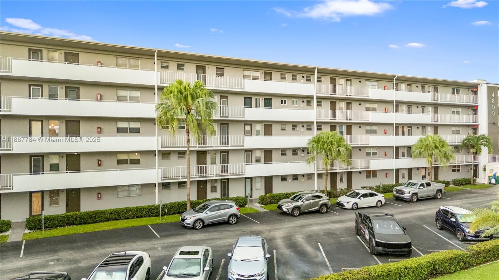 HILLCREST COUNTRY CLUB AP - Residential