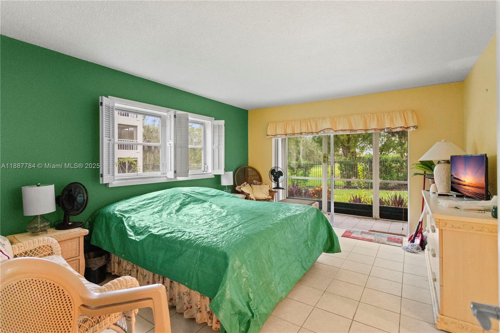 HILLCREST COUNTRY CLUB AP - Residential