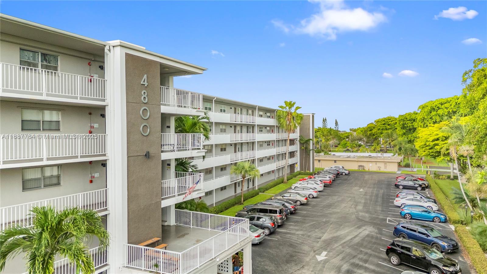 HILLCREST COUNTRY CLUB AP - Residential