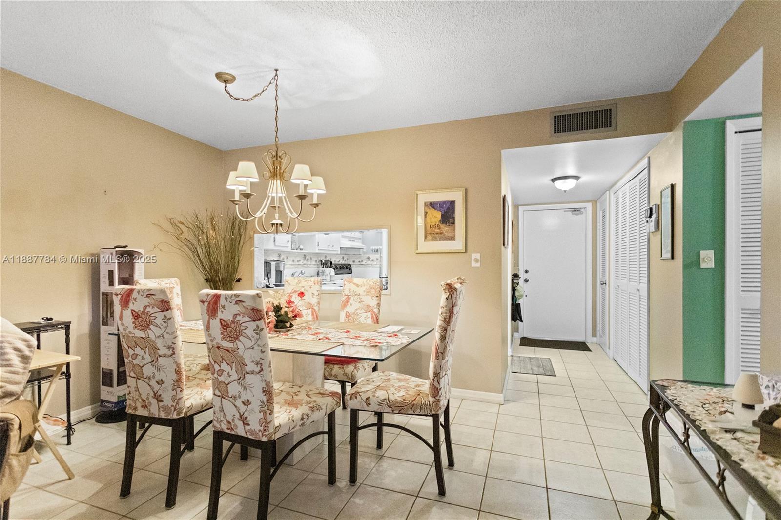 HILLCREST COUNTRY CLUB AP - Residential