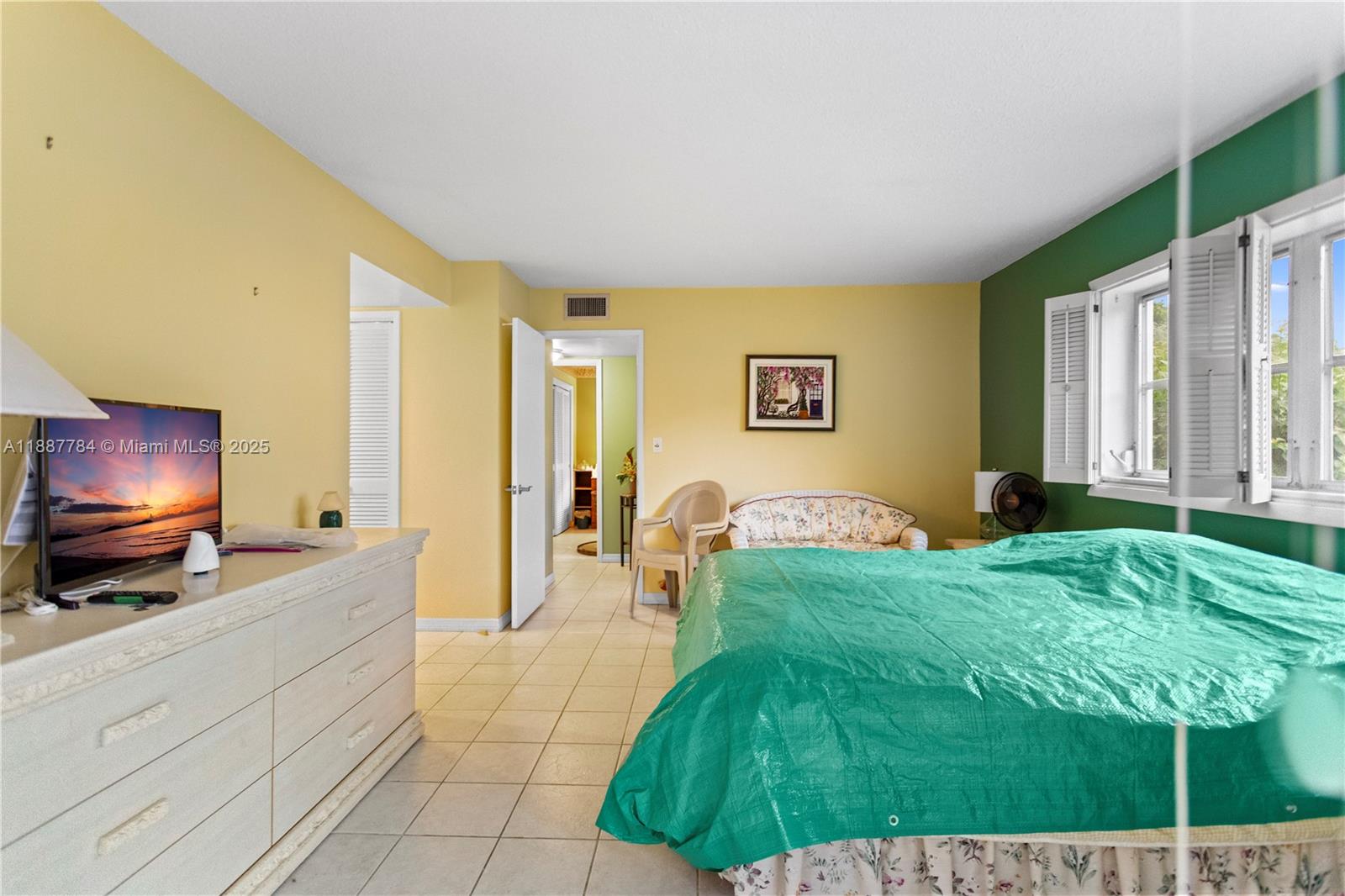 HILLCREST COUNTRY CLUB AP - Residential