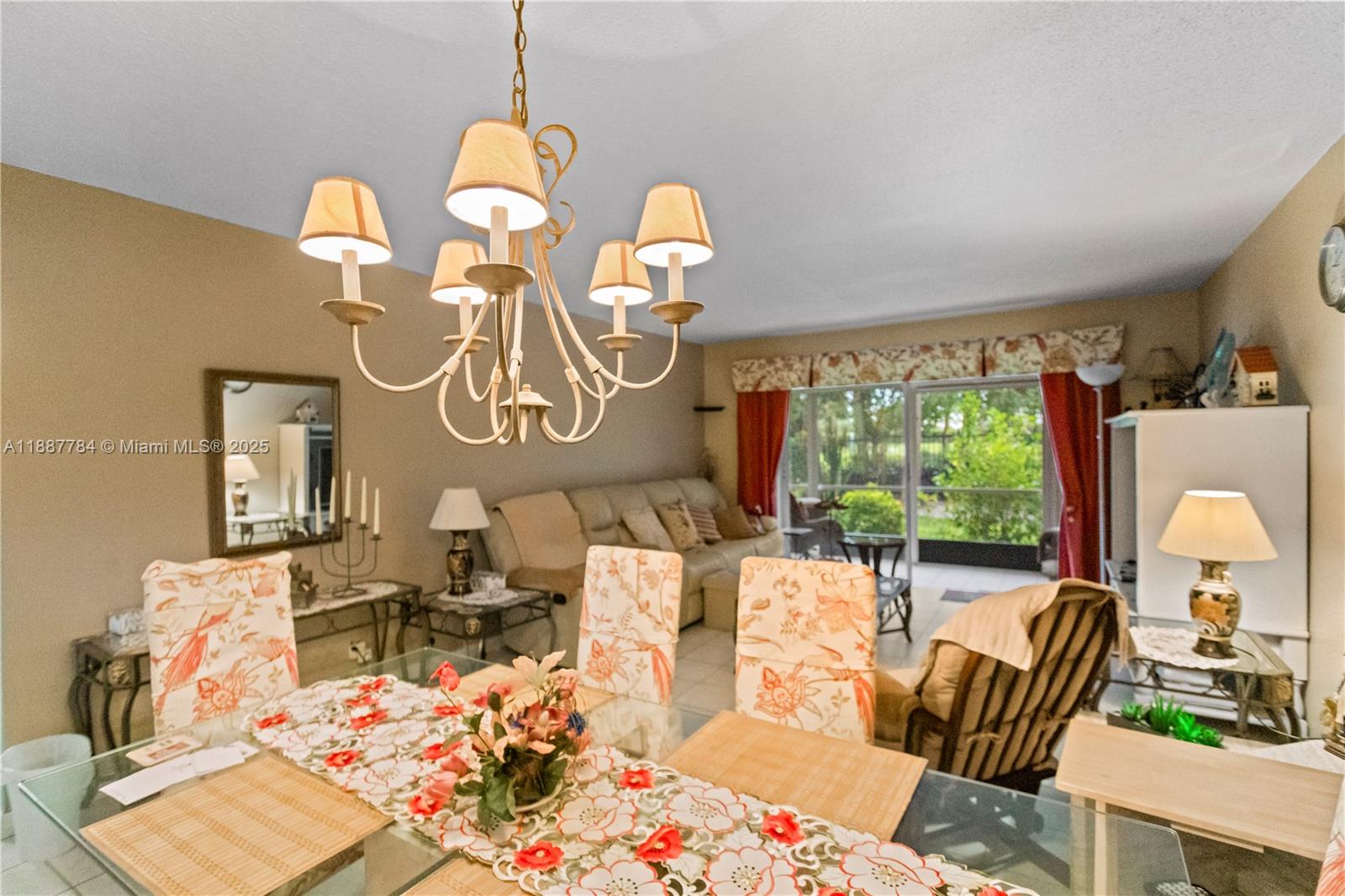 HILLCREST COUNTRY CLUB AP - Residential