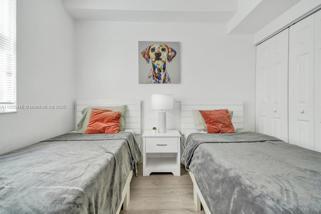 PORTO BELLAGIO CONDO - Residential