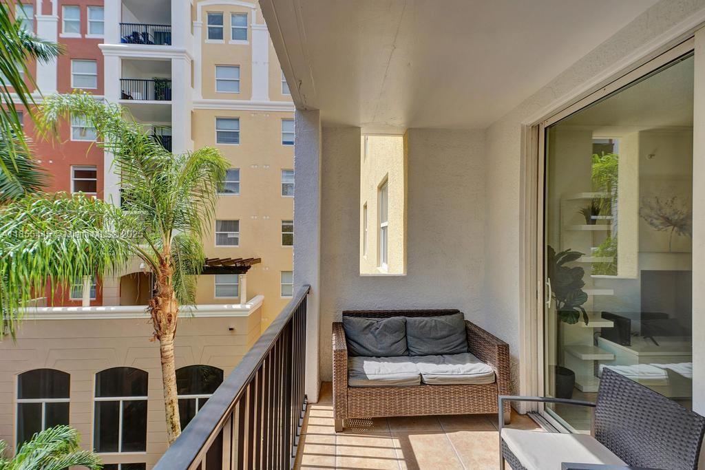 PORTO BELLAGIO CONDO - Residential