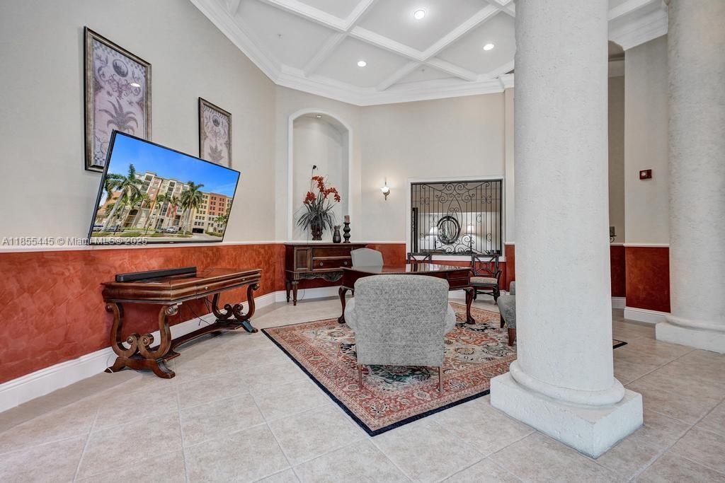 PORTO BELLAGIO CONDO - Residential