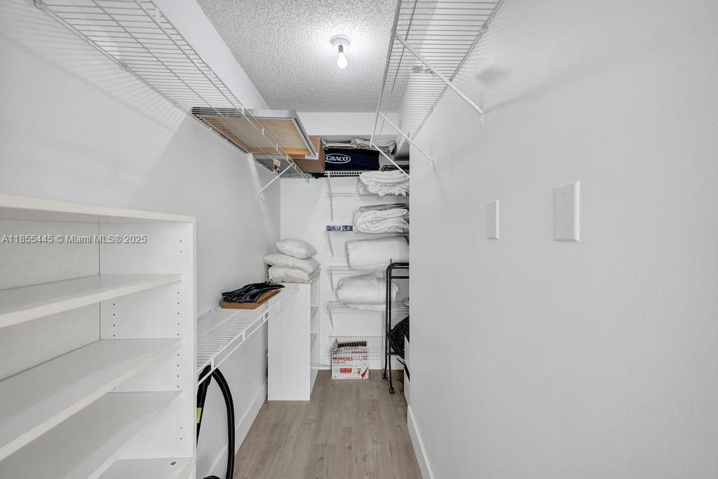 PORTO BELLAGIO CONDO - Residential